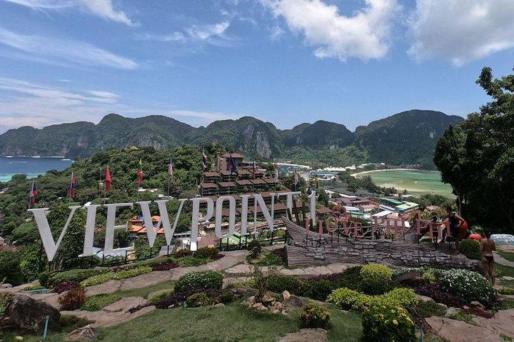 Excursion de plongée en apnée dans les îles Phi Phi avec un grand bateau depuis Phuket