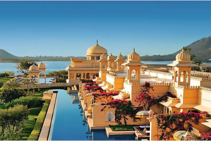 Trasferimento di sola andata da Jaipur a Udaipur con sosta opzionale a Pushkar / Jodhpur