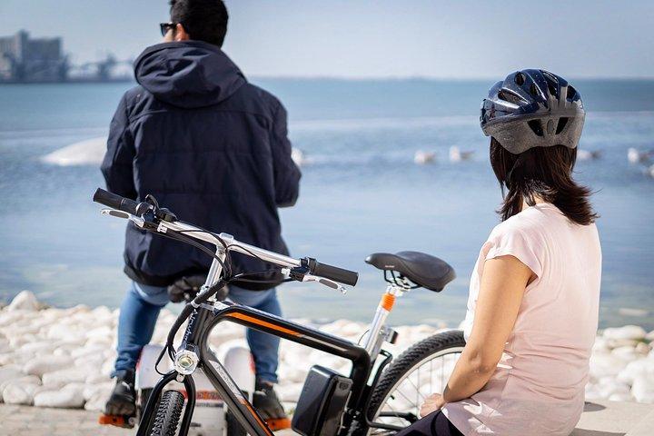 Lisbon Discoveries E-Bike Tour door Sitgo