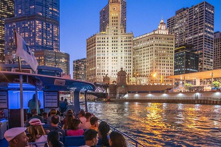 Hotéis em Chicago By Night River and Lake Cruise