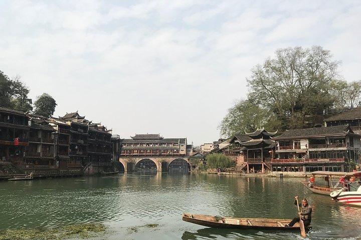 5-dagars Zhangjiajie Mountains & Fenghuang Ancient Town Tour (5-stjärnigt hotell)