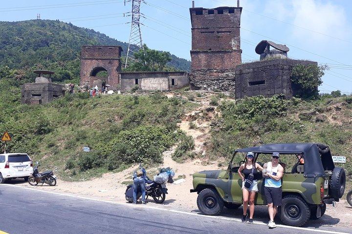 Hills of Da Nang af Jeep