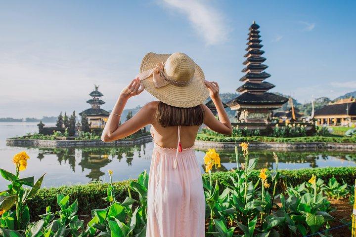 Private ganztägige West-Bali-Tour mit Wasserfallbesuch