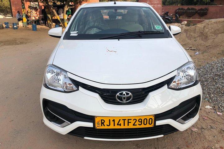 Trasferimento di sola andata da Agra a Nuova Delhi in veicolo a corrente alternata
