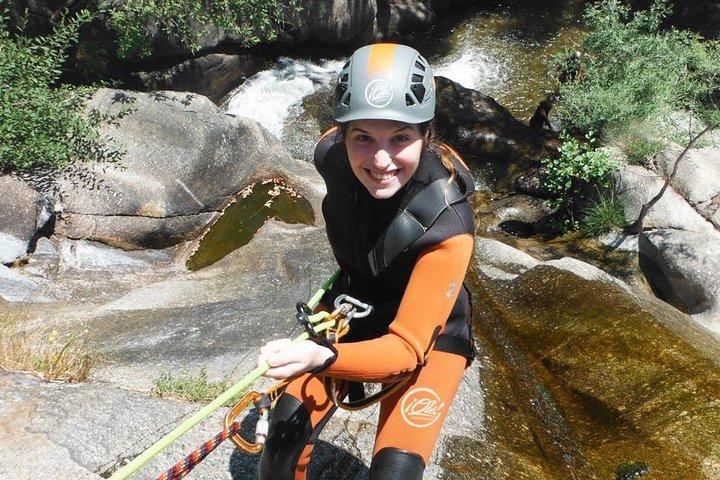 Aventura de Barranquismo en el Parque Nacional de Madrid con Transporte