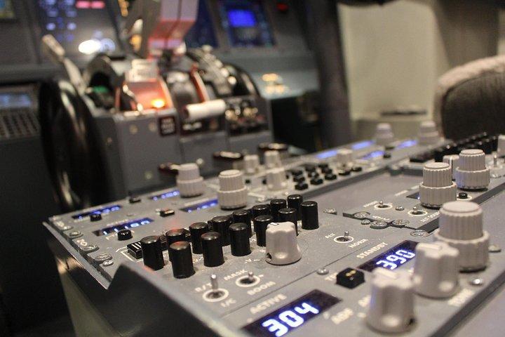 ボーイング737-800フライトシミュレーターセッション。遊覧飛行-30分