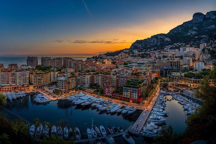 Tour privato: Monaco di notte in minivan
