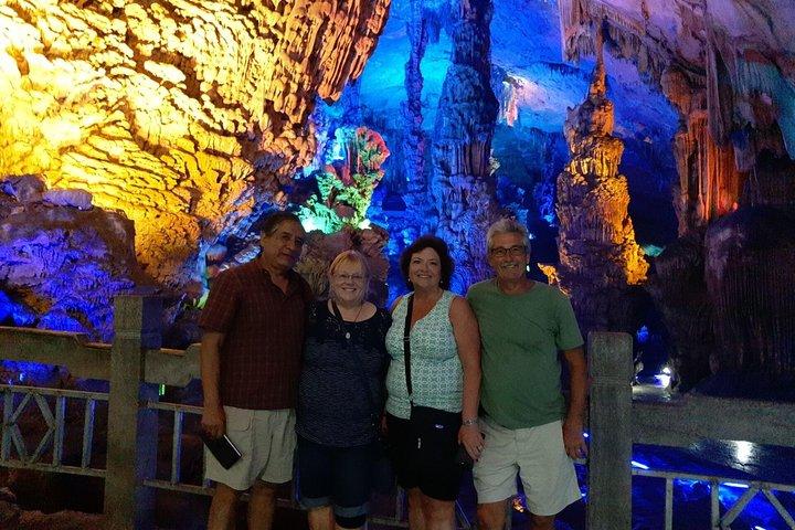City tour de meio dia em Guilin: Reed Flute Cave e Tea Plantation