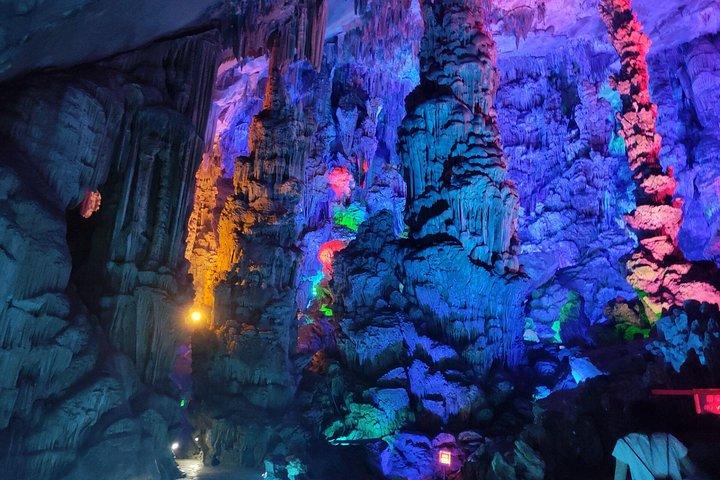 City tour de meio dia em Guilin: Reed Flute Cave e Tea Plantation