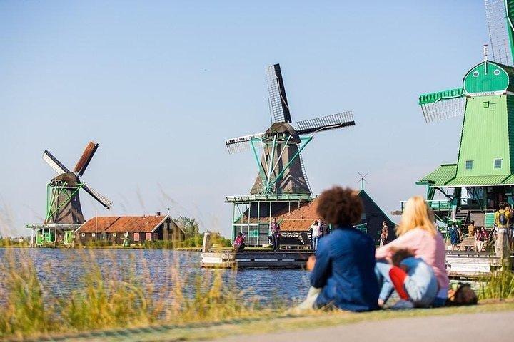 Excursão privada: excursão pela cidade tradicional da Holanda e Amsterdã saindo de Bruxelas Dia inteiro