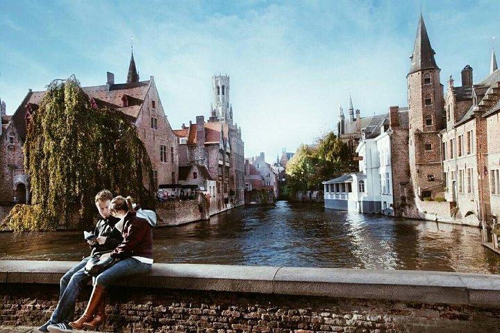 Privétransfer van 12 uur heen en terug naar België (Brugge) vanuit Parijs