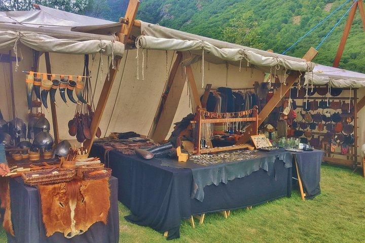 プライベート限定ツアー：グドヴァンゲンのバイキング市場への旅行、9〜10時間