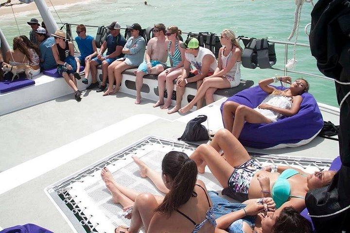 3 ÄVENTYR: Segling Katamaran Cruise - Hooka Diving - Snorkling