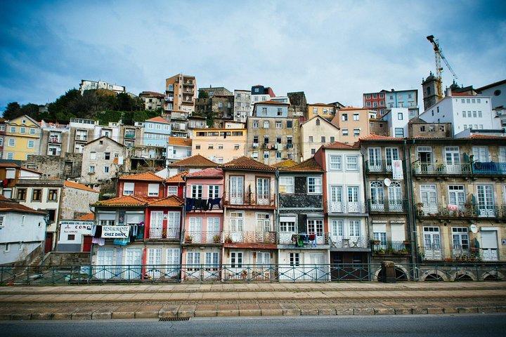 Recorrido a Pie + Degustación de Vino de Oporto