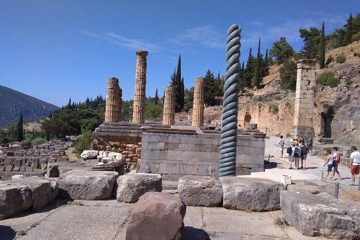 デルファイ、アテネからの「古代世界の中心」への旅