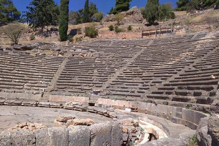 デルファイ、アテネからの「古代世界の中心」への旅