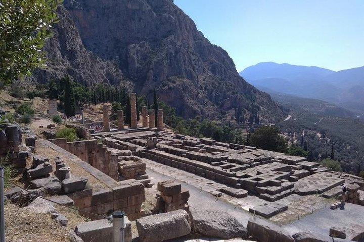 デルファイ、アテネからの「古代世界の中心」への旅