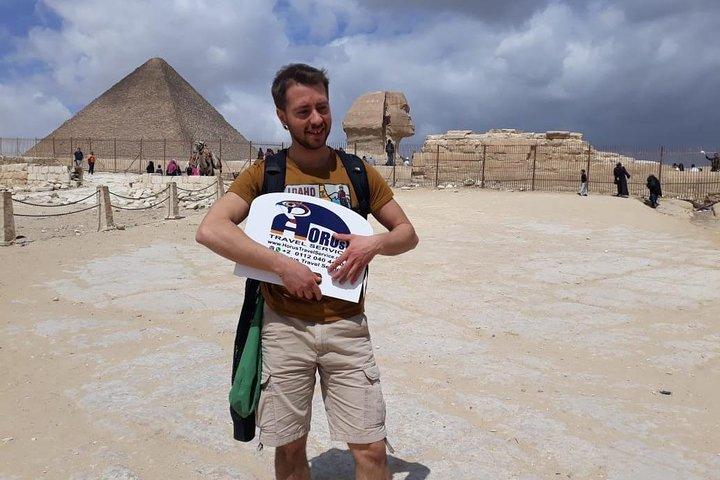 Excursion d'une journée spectaculaire aux pyramides, au Sphinx, au Caire copte et au Bazar