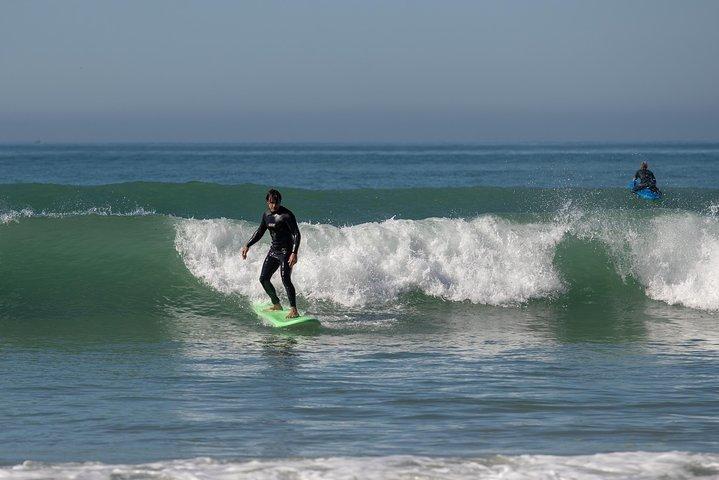 Unisciti ai nostri viaggi di Surf Day e impara a fare surf!