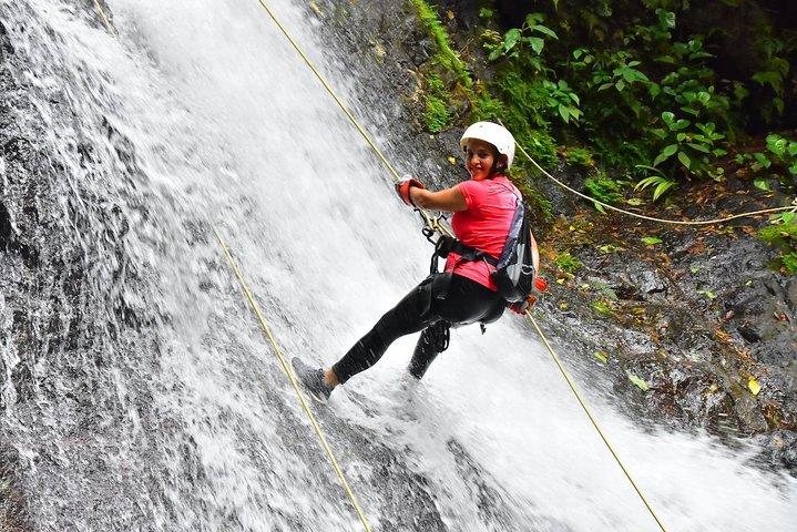 Vattenfall Canyoning i Jaco Beach och Los Suenos