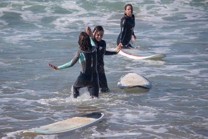 Unisciti ai nostri viaggi di Surf Day e impara a fare surf!