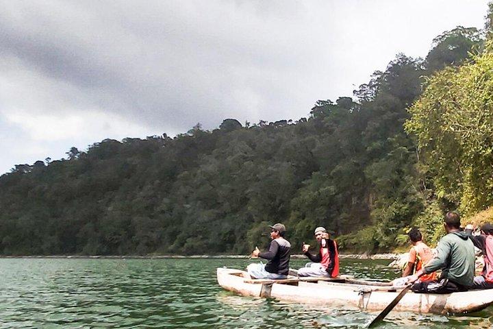 Excursión de trekking por la selva y piragüismo en los lagos gemelos de Bali desde Ubud