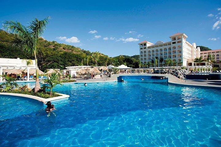 Shuttle fra Liberia Lufthavn til Riu Guanacaste og Riu Palace
