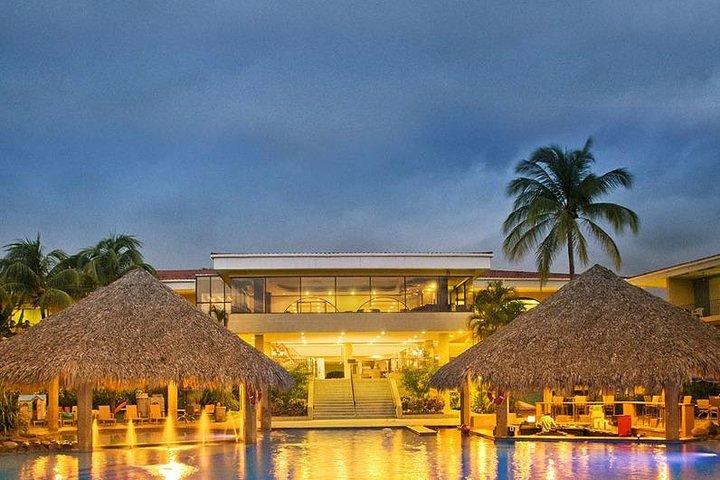 Trasferimento privato dall'aeroporto della Liberia al Margaritaville Resort, Costa Rica