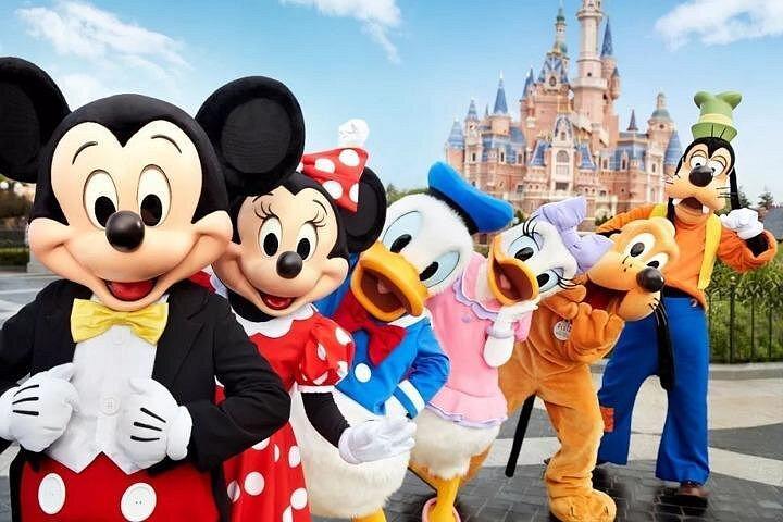 上海ディズニーランドから虹橋空港へ：ミート＆グリートサービス付きのプライベート
