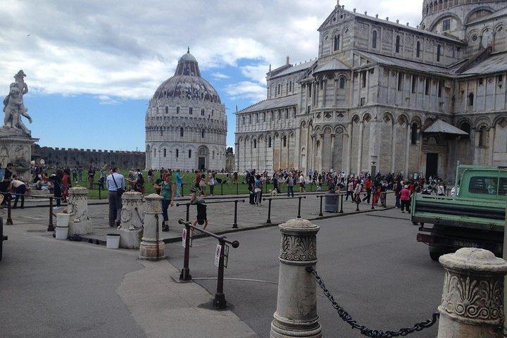 kustexcursie van Livorno naar Pisa en Lucca