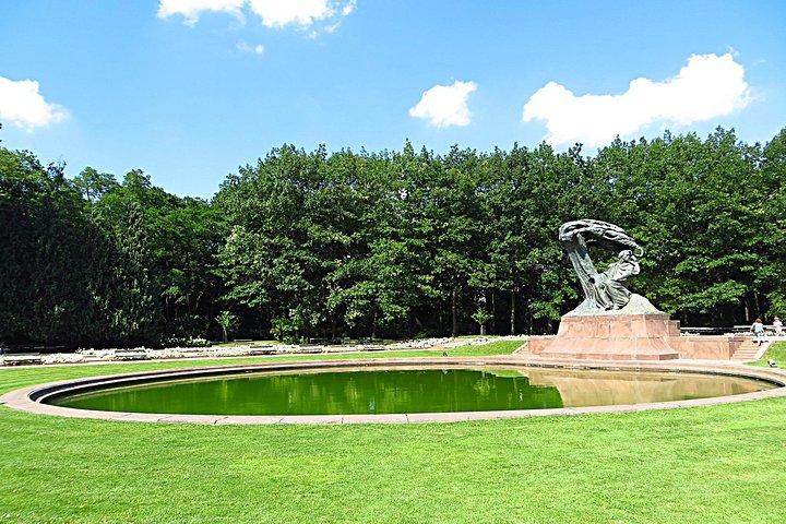 ワジェンキ公園とワルシャワ宮殿プライベートツアー（チケット付き）