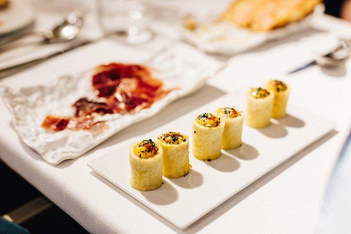 Sevilla Wine & Gourmet Tapas Tour by Food Lover Tour
