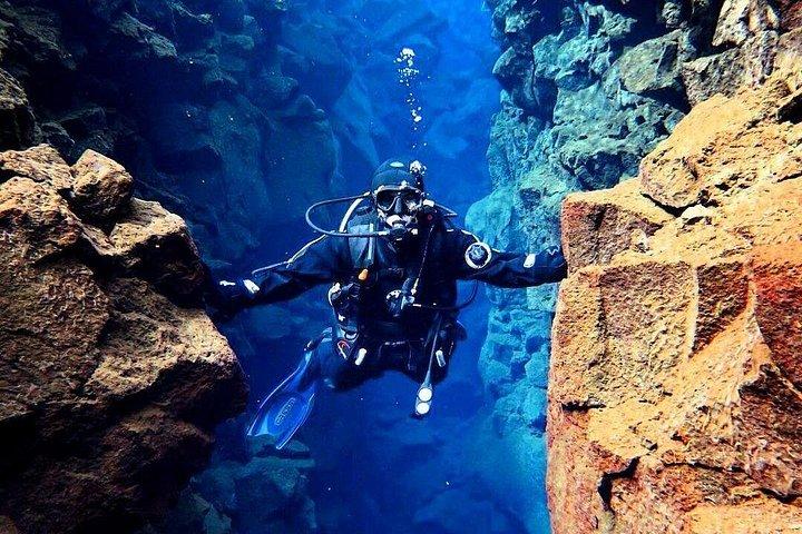 Silfra: Diving Between Tectonic Plates and Pick Up from Reykjavik