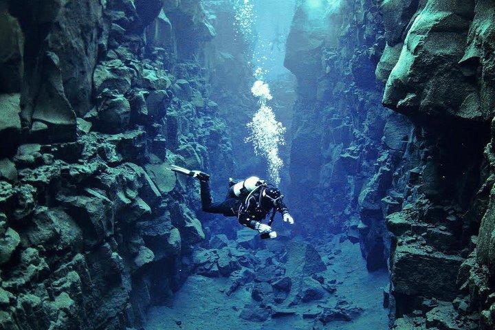 Silfra: Diving Between Tectonic Plates - Mød på stedet