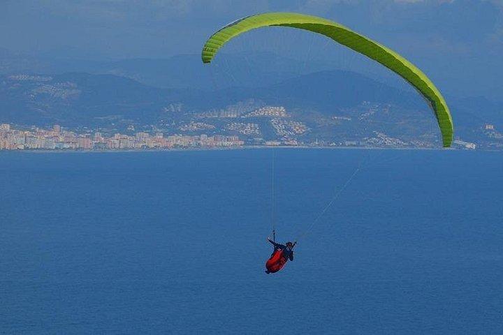 Alanya: Tandem Paragliding Experience Over Cleopatra Beach