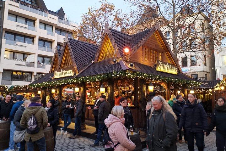 ケルンのクリスマス マーケットとケルシュ ビールの小グループ ツアー