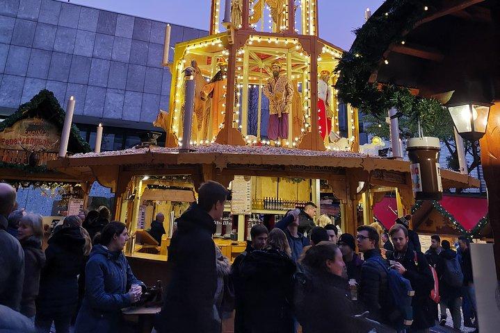 ケルンのクリスマス マーケットとケルシュ ビールの小グループ ツアー