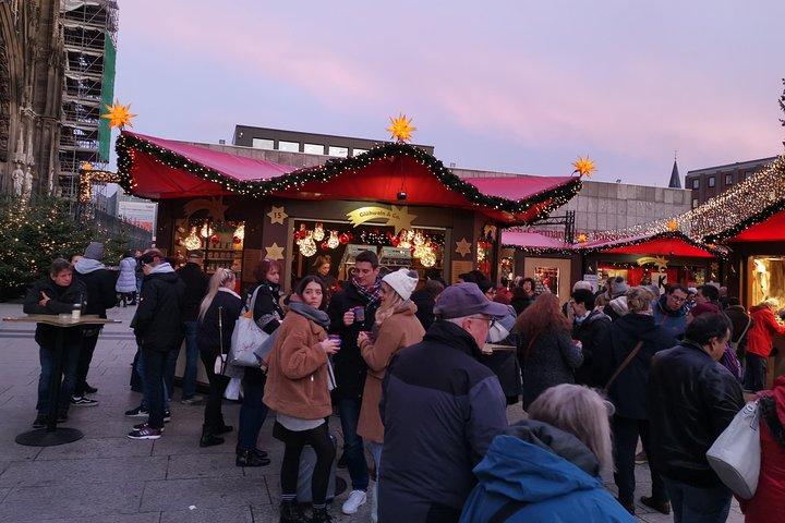 ケルンのクリスマス マーケットとケルシュ ビールの小グループ ツアー