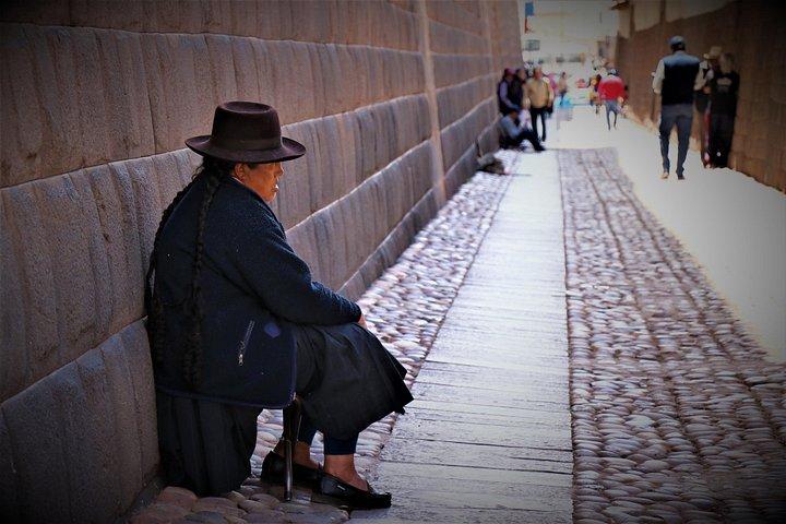 Cusco by Night: Walking tour, Pisco Sour Lesson, Dinner