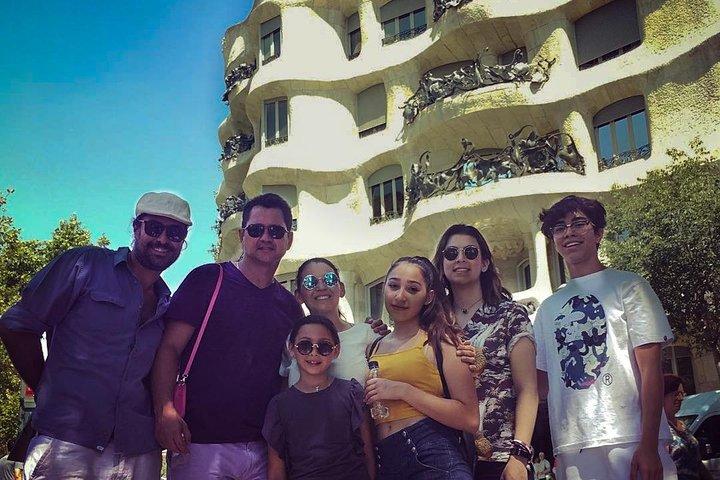 Visite privée : La Pedrera & Casa Vicens Skip-the-Line
