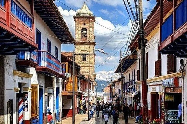 Catedral de Sal desde Bogotá en Tren