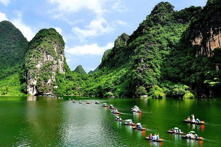 リムジンで行くホアルー - チャンアンとムア洞窟の 1 日ツアー