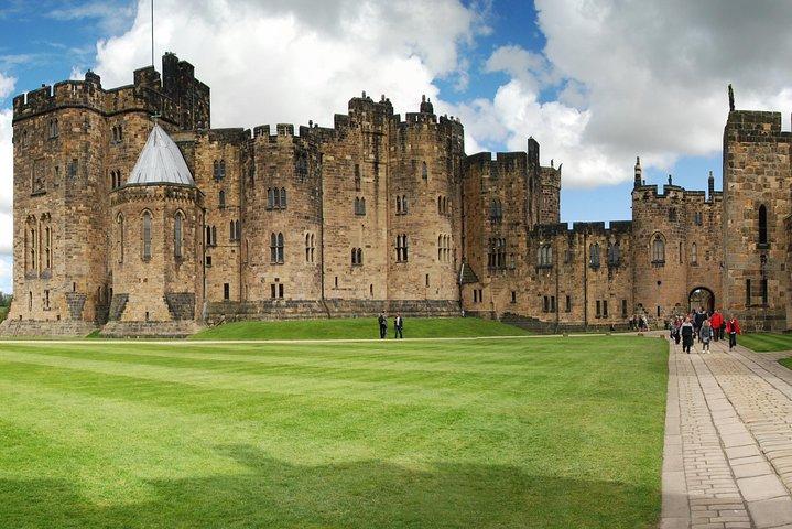 Castello di Alnwick di 1 giorno, Holy Island e Scottish Borders