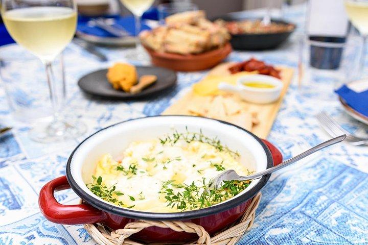 リスボンの家庭での本格的なポルトガル料理教室とディナー