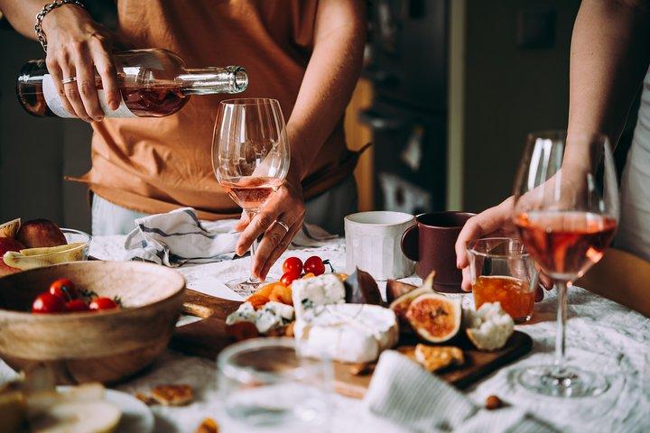 地元のイタリア人食前酒の芸術：ミラノで学び、楽しむ