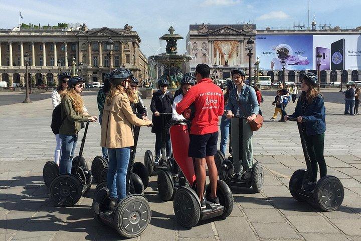 プライベートツアー：地元の人と一緒にパリを発見、セグウェイで3時間