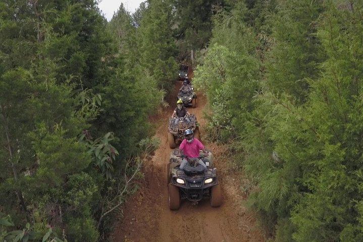Atemberaubendes 1,5-stündiges ATV + fantastisches PARAGLIDING über riesigen Wasserfällen von MEDELLIN