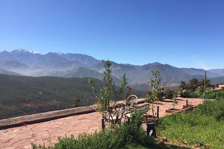 4x4 ride in the mountain atlas with lunch in a Berber house