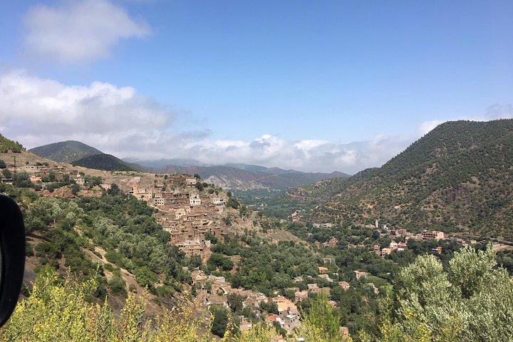 4x4 ride in the mountain atlas with lunch in a Berber house