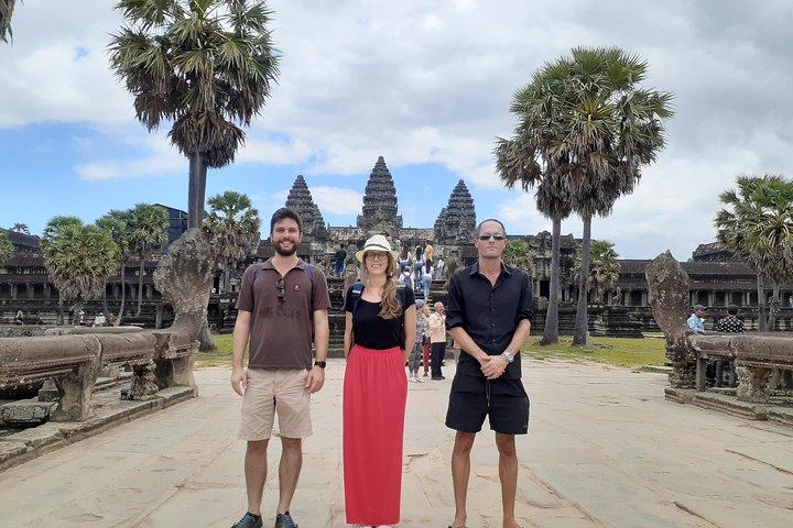Angkor Wat full Day 'Small Group with sunset & Tour Guide